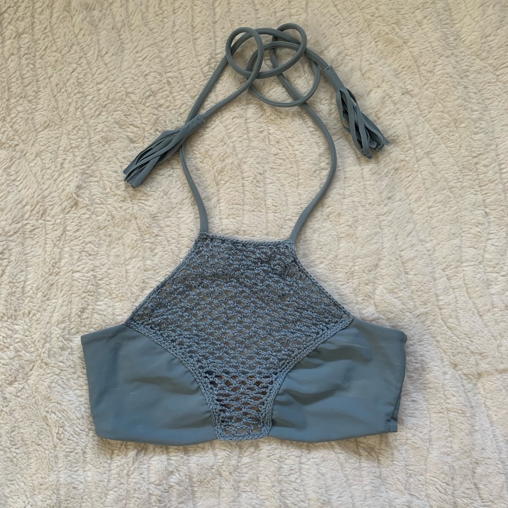 Acacia Panama Top in Sky
